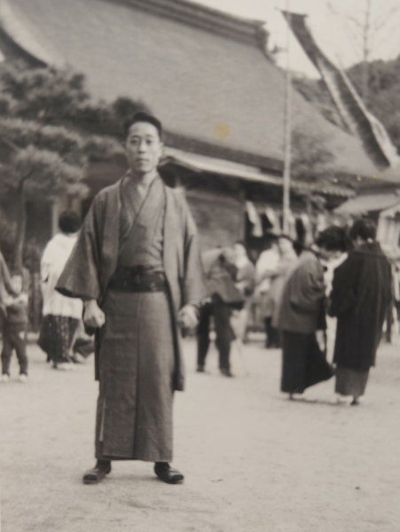 Oji-chan kimono b&w